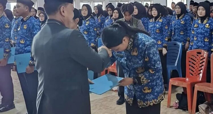 Lantik 352 PNS, Bupati Lebong Tekankan Profesionalisme dan Integritas