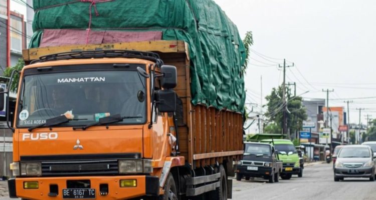 Pembatasan Pembelian Bio Solar di SPBU KM 8 Diprotes Pemilik Kendaraan Pembatasan Pembelian Bio Solar di SPBU KM 8 Diprotes Pemilik Kendaraan