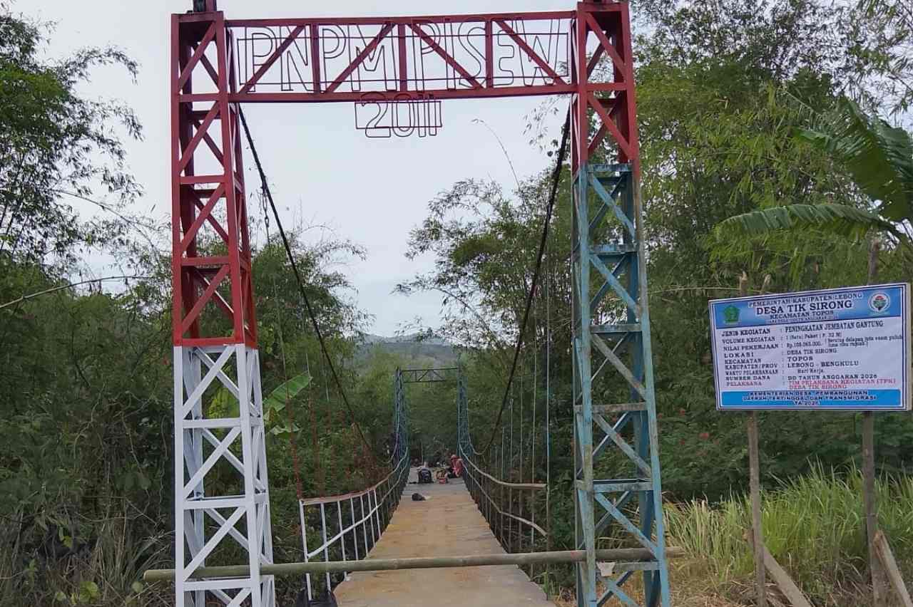 Peningkatan Jembatan Gantung Tik Sirong, Mar'a Harap Dongkrak Aktivitas Ekonomi Warga Peningkatan Jembatan Gantung Tik Sirong, Mar'a Harap Dongkrak Aktivitas Ekonomi Warga