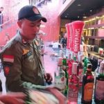 Sita Minuman Beralkohol Tanpa Izin, Satpol PP Bengkulu Sisir Tempat Hiburan Pantai Panjang Sita Minuman Beralkohol Tanpa Izin, Satpol PP Bengkulu Sisir Tempat Hiburan Pantai Panjang