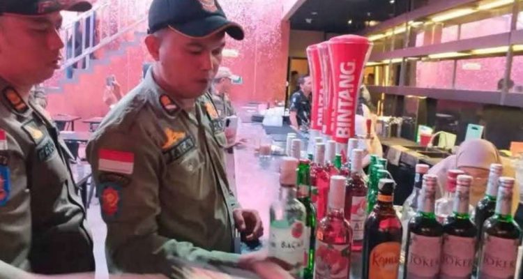 Sita Minuman Beralkohol Tanpa Izin, Satpol PP Bengkulu Sisir Tempat Hiburan Pantai Panjang