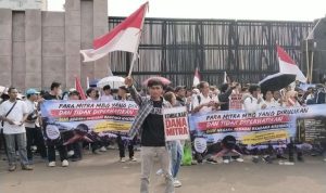 Tuntut Kepastian Dapur dan Modal, Mitra SPPG Demo di Gedung DPR RI Tuntut Kepastian Dapur dan Modal, Mitra SPPG Demo di Gedung DPR RI
