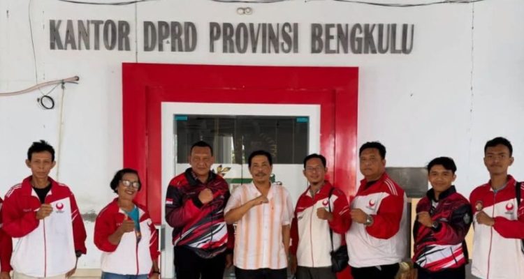 Usin Sembiring Pacu Kesiapan Karateka Bengkulu Tembus Kancah Internasional Usin Sembiring Pacu Kesiapan Karateka Bengkulu Tembus Kancah Internasional