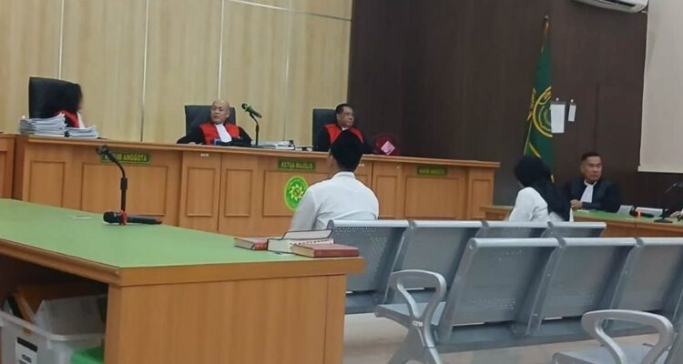 Vonis Korupsi SPPD Kaur Jilid II, Terdakwa Dijatuhi Hukuman 2 dan 3 Tahun Penjara Vonis Korupsi SPPD Kaur Jilid II, Terdakwa Dijatuhi Hukuman 2 dan 3 Tahun Penjara