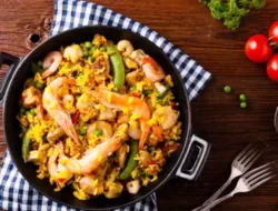 Paella: Menu Ikonik Spanyol Yang Dapat Dicoba Di Dapur Anda