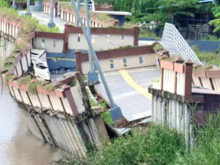 Kondisi Bangunan Wisata Kota Tuo yang rusak