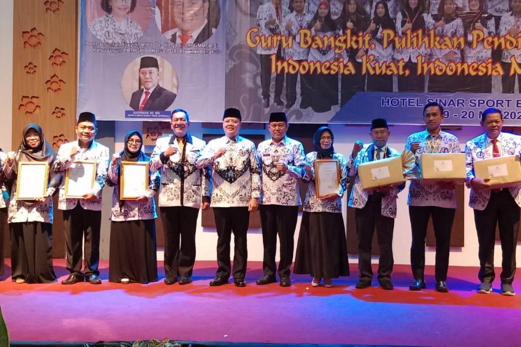 Gubernur Rohidin Apresiasi Langkah Yang Diambil Pgri