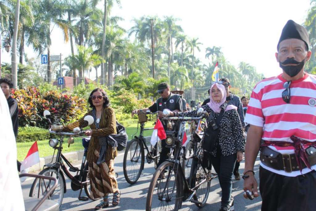 Komunitas Sepeda Tua Ramaikan Wisata Kota Malang