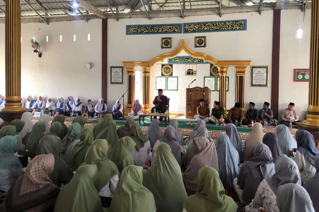 Bang Hans Aktif Sampaikan Pembekalan Konsep Ekonomi Syariah Dalam Tabligh Akbar Di Bengkulu