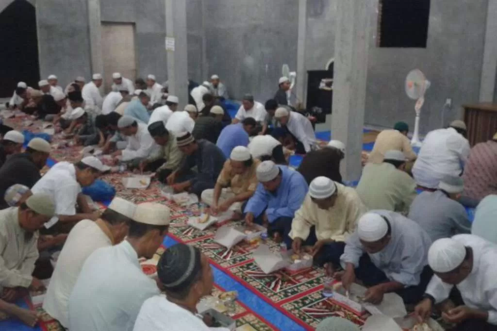 Masjid Kampus Ugm Yogyakarta Sajikan Buka Dan Sahur Gratis Selama Ramadhan