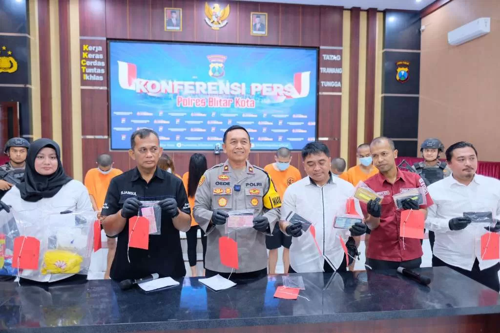 Polres Blitar Kota Ungkap Praktik Prostitusi Online, Jerat Tujuh Tersangka