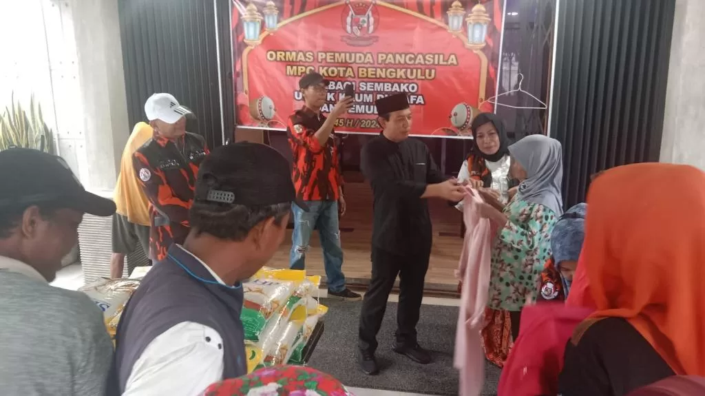 Berbagi Kasih Di Ramadhan 1445 H, Mpc Pp Kota Bengkulu Bagikan Ratusan Karung Beras