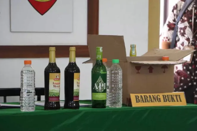 
					Minuman Keras Yang Jadi Barang Bukti Pada Sidang Tipiring Polres Tegal Kota 