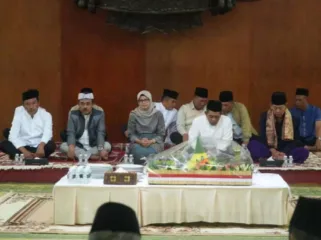 Malam Tirakatan Peringatan HUT ke-79 Kemerdekaan RI di Pendopo Ronggo Hadi Negoro utara Alun Alun kota Blitar