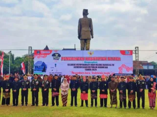 Bupati Rini Syarifah Didampingi Ketua DPRD, Suwito, Bersama Jajaran Forkopimda Foto Bersama Usai Upacara Peringatan HUT RI ke-79