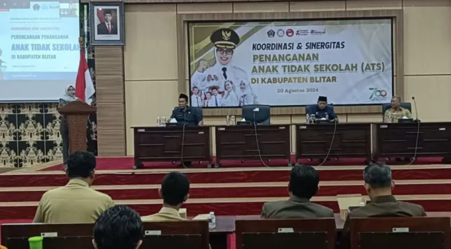 Hj Rini Syarifah Saat Memberikan Pemaparan Terkait ATS di Kabupaten Blitar 