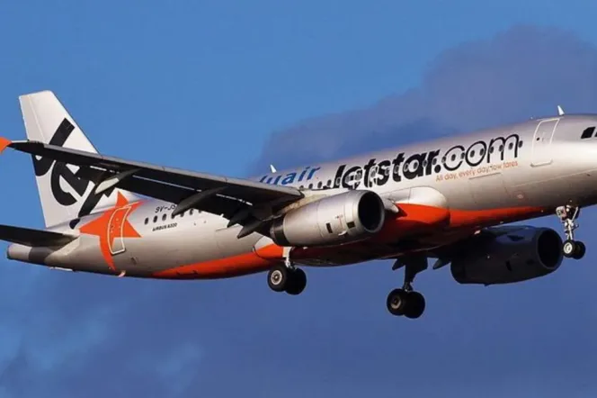 
Pesawat Jetstar 