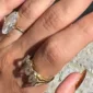 Hailey Bieber Resmi Jadi Ibu, Perlihatkan Cincin 'Mom' di Instagram