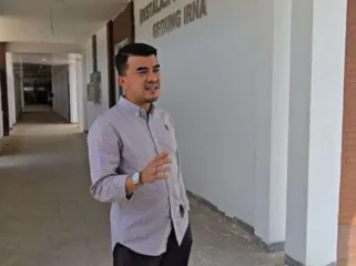 Anggota DPRD kabupaten Mukomuko, dr Ferdy Jureli Saat Melihat Langsung Kondisi RS Pratama Ipuh