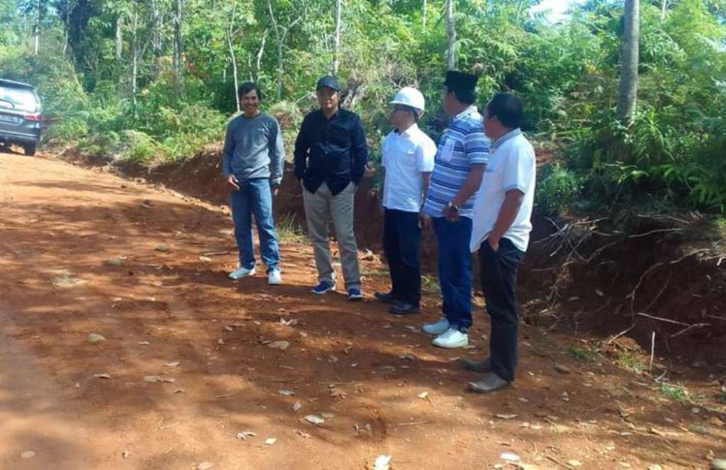 Penuhi Janji, Jonaidi Gunakan Dana Aspirasi Biayai Pengerjaan Jalan Padang Capo