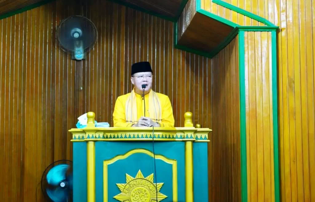 Gubernur Rohidin Tarawih Perdana Di Masjid Muhammadiyah Pasar Minggu