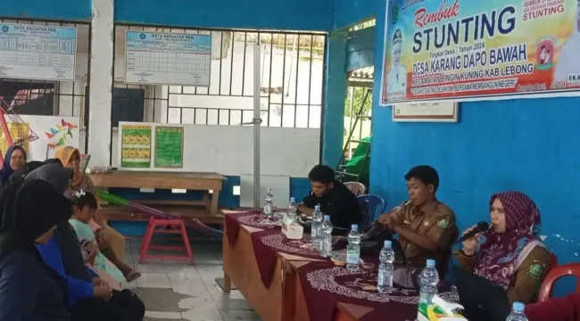 Terlihat Perserta Rembuk Stunting Serius Mendengarkan Arahan