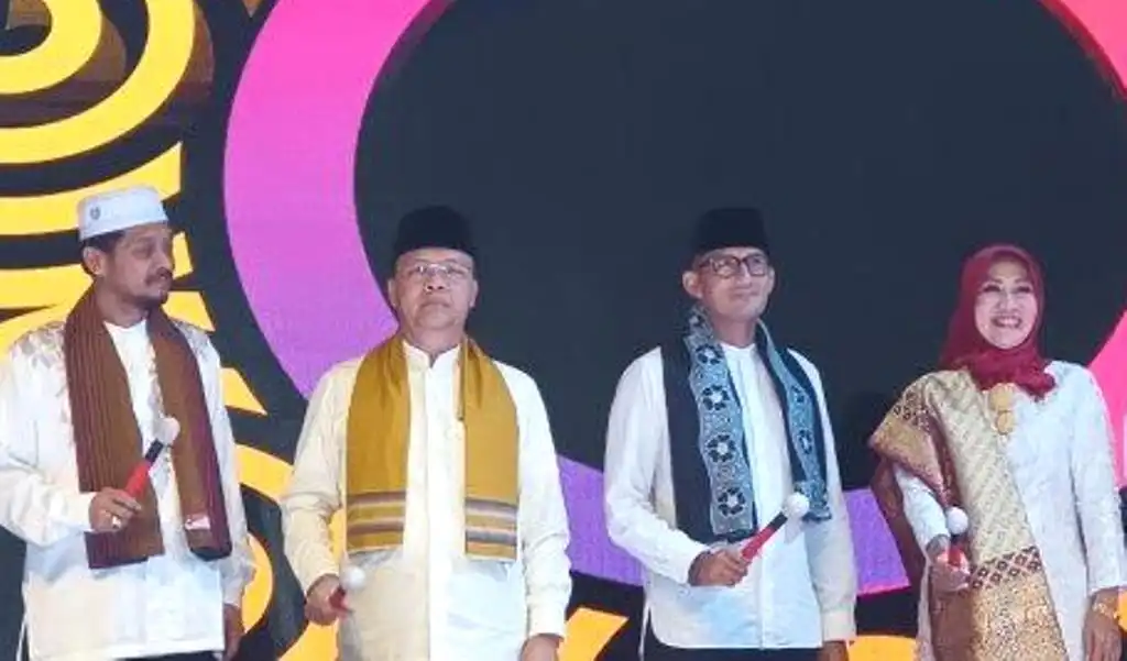 Hadiri Festival Tabut, Sandiaga Apresiasi Gubernur Bengkulu Bangkitkan Pariwisata