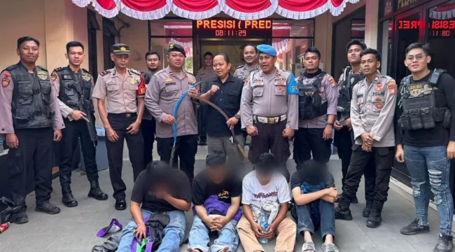 4 Remaja Pelaku Aksi Tawuran Berikut Sajam Berhasil Diamankan Polisi 