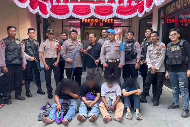 
4 Remaja Pelaku Aksi Tawuran Berikut Sajam Berhasil Diamankan Polisi 