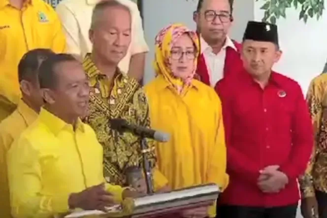 
Ketua Umum Partai Golkar, Bahlil Lahadalia saat mengumumkan dukungan terhadap  pasangan Airin Rachmi Diany dan Ade Sumardi sebagai calon Gubernur dan Wakil Gubernur Banten dalam Pemilihan Kepala Daerah (Pilkada) 2024