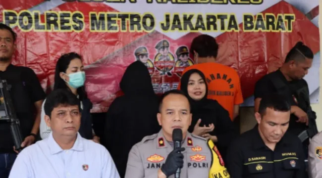 Kapolsek Kalideres Polres Metro Jakarta Barat, Kompol Abdul Jana saat konferensi pers 