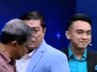 Silfester Matutina saat memaki Rocky Gerung di sebuah acara stasiun televisi swasta