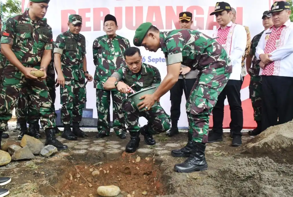 Danrem 071/Wk Letakkan Batu Pertama Pembangunan Tugu Perjuangan Di Pekalongan