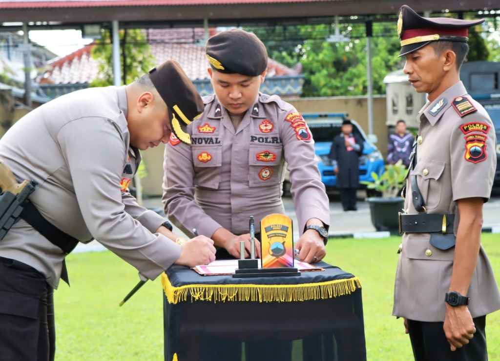 Kapolsek Losari Berganti, Upacara Sertijab Dipimpin Kapolres Brebes