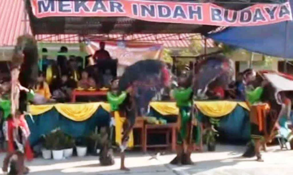 Festival Jaranan yang berlangsung di Desa Bukit Peninjauan I, Kecamatan Sukaraja