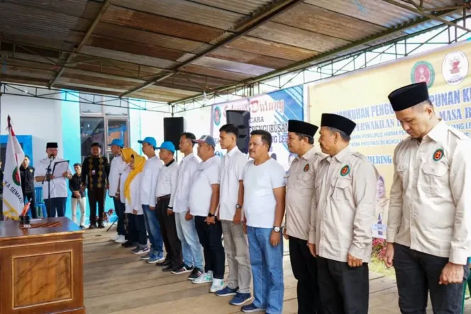 
					Gubernur Bengkulu Rohidin Mersyah saat Kukuhkan Ormas Kesukuan