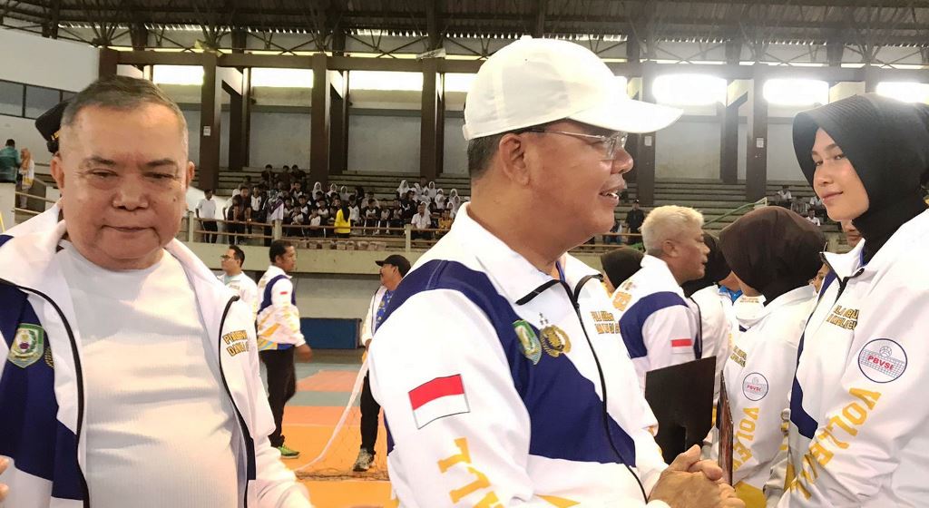 Gubernur Rohidin Mersyah Secara Resmi Membuka Turnamen Bola Volly Kapolda Cup