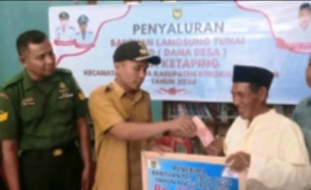 13 Kpm Warga Desa Ketaping Terima Bantuan Langsung Tunai Blt-Dd Tahun 2024