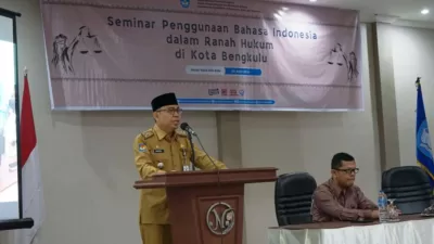 Asisten I Buka Seminar Penggunaan Bahasa Indonesia Dalam Ranah Hukum