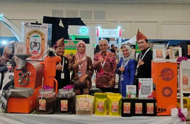 
Stand IKM Pak Sahid Coffee Dalam AJang Pameran Perkebunan Indonesia Expo 2024 di Tangerang