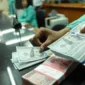 Inflasi, nilai tukar Rupiah melemah terhadap Dollar Tertekan Oleh Indikator Ekonomi Global, Rupiah Jatuh ke Rp16.275 Menyusul Peluang Pemangkasan Suku Bunga, Rupiah Diperkirakan Menguat Terhadap Dolar AS 