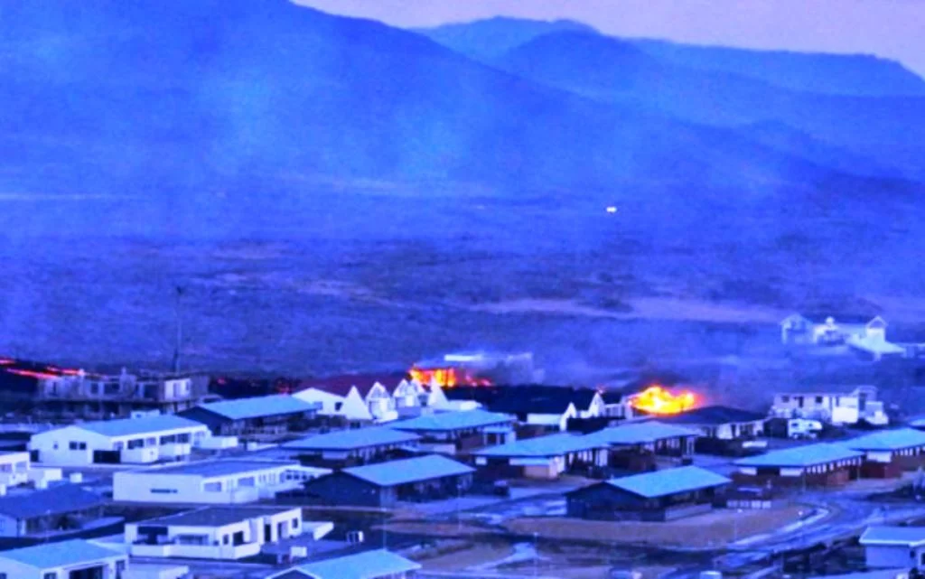 Letusan Ganda Gunung Berapi, Kota Grindavik Terbakar Penduduk Dievakuasi