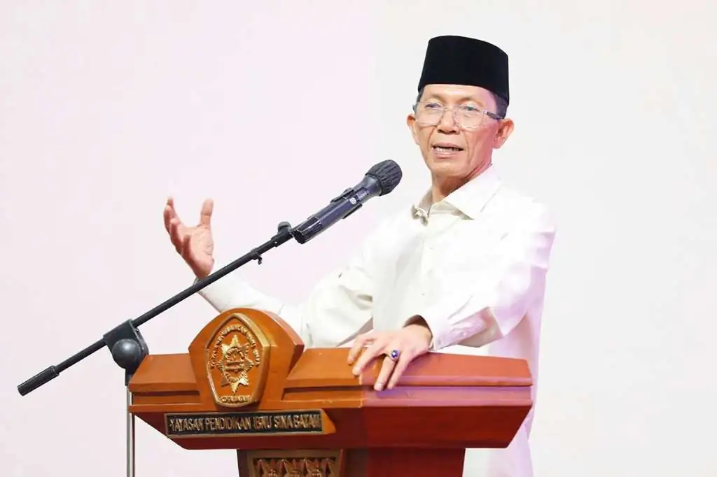 Amsakar Achmad, Manfaatkan Medsos Sebagai Ruang Pererat Silaturahmi dan Persatuan Amsakar Achmad, Manfaatkan Medsos Sebagai Ruang Pererat Silaturahmi dan Persatuan