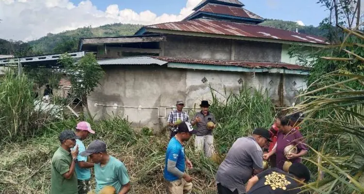 Pemdes Talang Baru II Hidupkan Semangat Gotong Royong di Hari Jumat