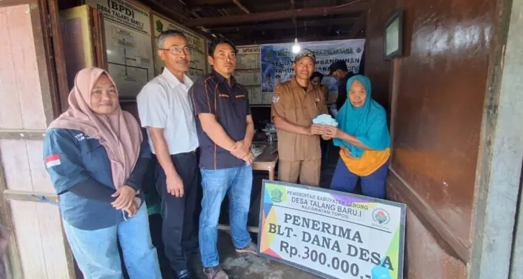 Sembilan KPM Desa Talang Baru I Terima BLT Rp1,2 Juta Sembilan KPM Desa Talang Baru I Terima BLT Rp1,2 Juta