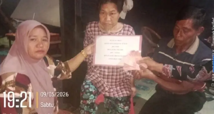 Utamakan Lansia, Pemdes Suka Negeri Antar Langsung BLT DD ke Rumah.