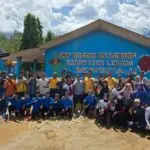 Wabup Lebong Bersama TNI-Polri Bersihkan Sekolah Terdampak Banjir Wabup Lebong Bersama TNI-Polri Bersihkan Sekolah Terdampak Banjir