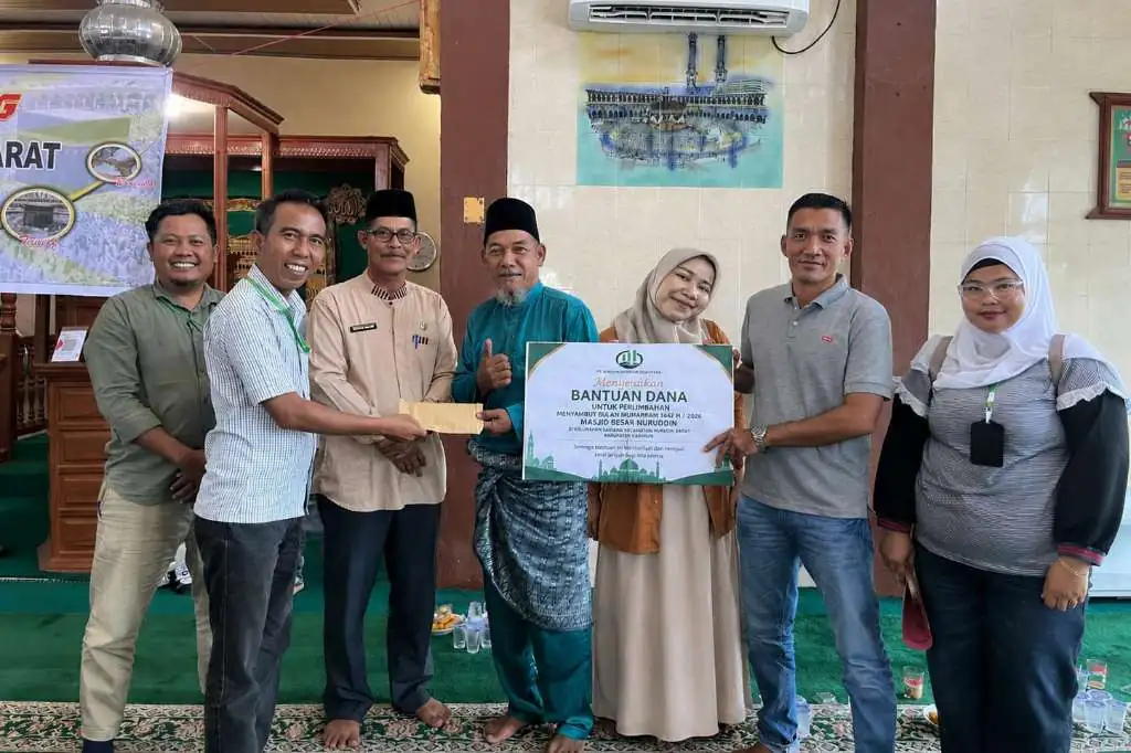 Komitmen Pra-Tambang, Tridaya Group Salurkan Bantuan Rumah Ibadah dan Prioritaskan Tenaga Kerja Lokal Komitmen Pra-Tambang, Tridaya Group Salurkan Bantuan Rumah Ibadah dan Prioritaskan Tenaga Kerja Lokal