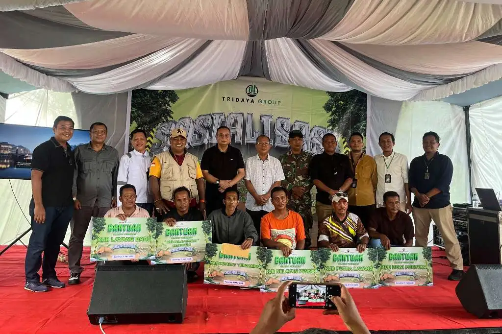 Sosialisasi Pra Tambang, Tridaya Group Paparkan Dampak Lingkungan Hingga Beasiswa S1 Penuh Sosialisasi Pra Tambang, Tridaya Group Paparkan Dampak Lingkungan Hingga Beasiswa S1 Penuh
