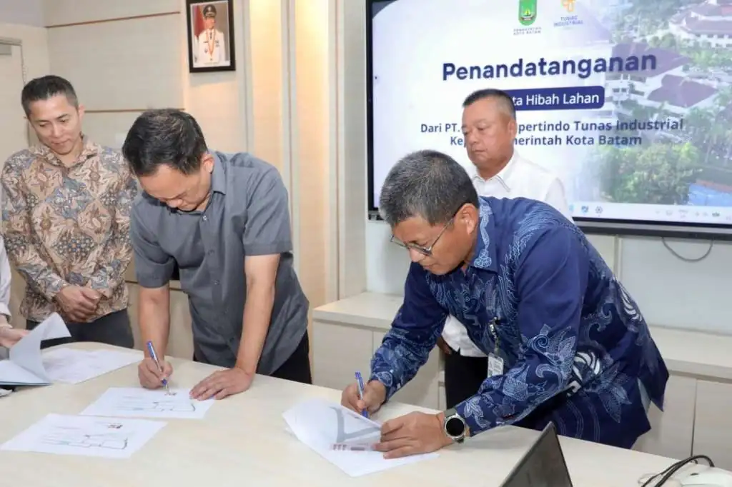 Tunas Group Serahkan Hibah Lahan ke Pemko Batam Guna Dukung Pembangunan Daerah Tunas Group Serahkan Hibah Lahan ke Pemko Batam Guna Dukung Pembangunan Daerah